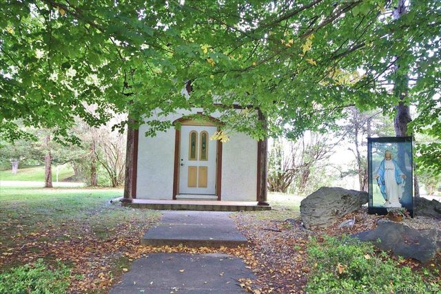 138 Round Hill Road, Montgomery, NY 12586