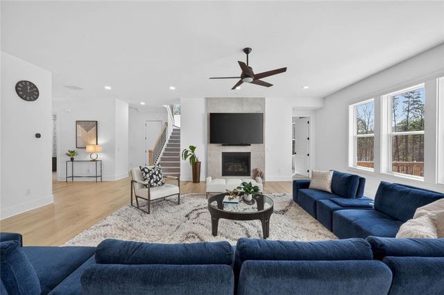 512 Cedar Crest Circle, Woodstock, GA 30188