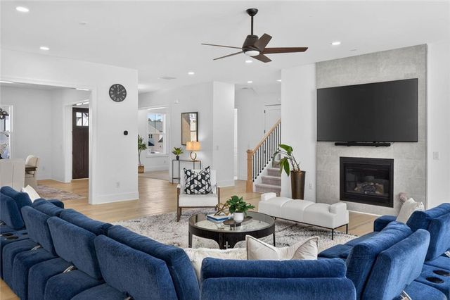 512 Cedar Crest Circle, Woodstock, GA 30188