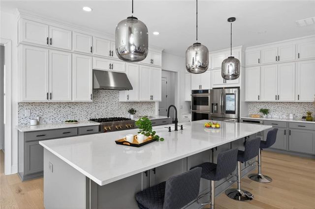 512 Cedar Crest Circle, Woodstock, GA 30188