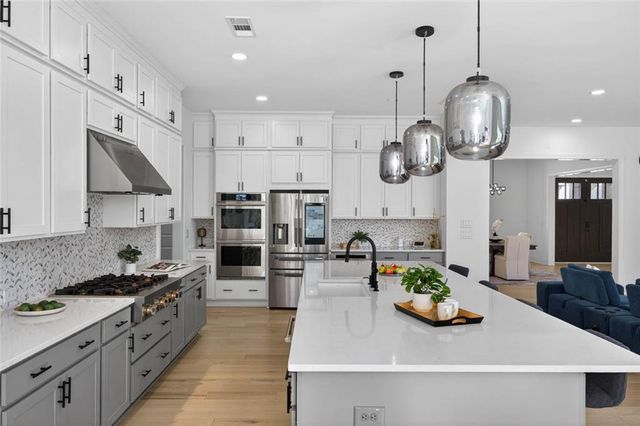 512 Cedar Crest Circle, Woodstock, GA 30188