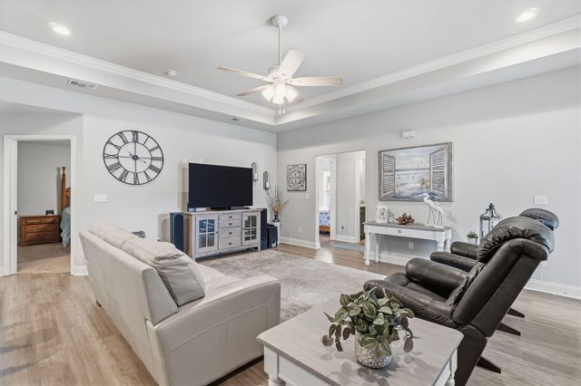 1827 Sundown Dr, Navarre, FL 32566