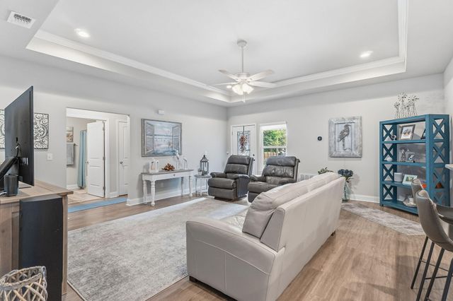 1827 Sundown Dr, Navarre, FL 32566