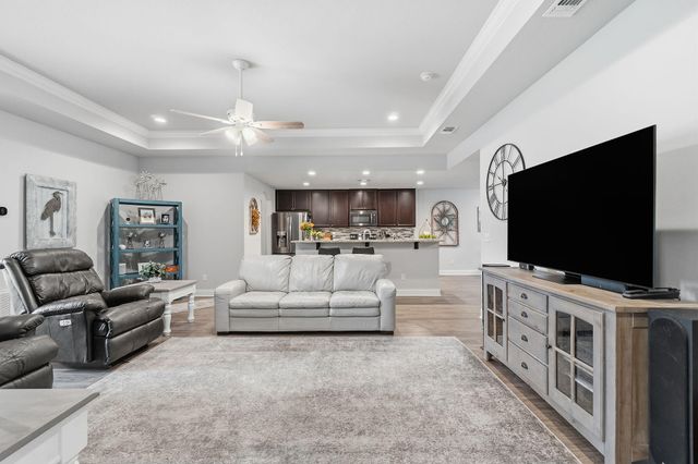 1827 Sundown Dr, Navarre, FL 32566