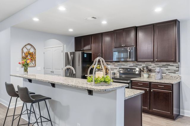 1827 Sundown Dr, Navarre, FL 32566