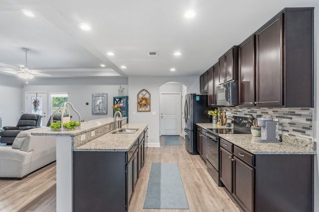 1827 Sundown Dr, Navarre, FL 32566