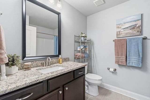 1827 Sundown Dr, Navarre, FL 32566