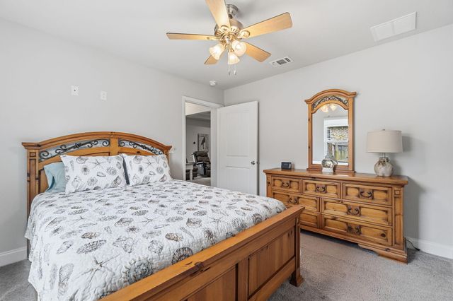 1827 Sundown Dr, Navarre, FL 32566