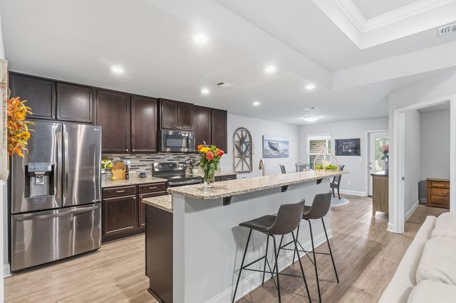 1827 Sundown Dr, Navarre, FL 32566