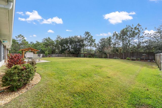 1827 Sundown Dr, Navarre, FL 32566