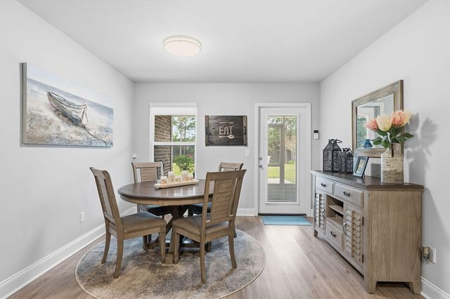 1827 Sundown Dr, Navarre, FL 32566