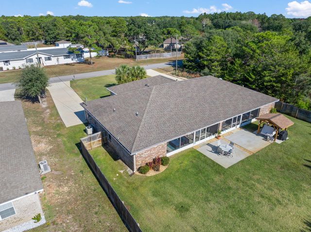 1827 Sundown Dr, Navarre, FL 32566