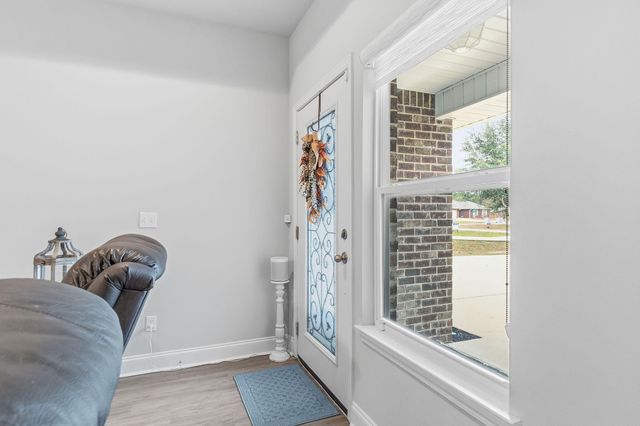 1827 Sundown Dr, Navarre, FL 32566