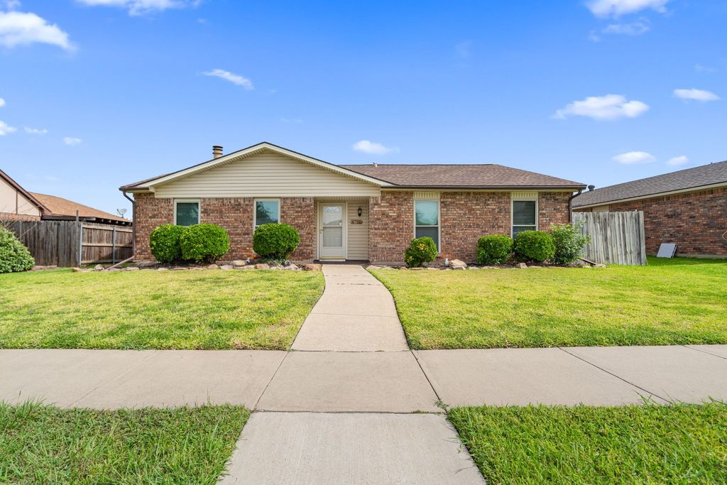 4758 Hamilton Court, The Colony, TX 75056