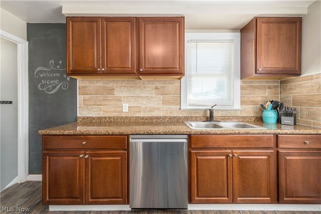 9109 Ansonia Avenue, Brooklyn, OH 44144