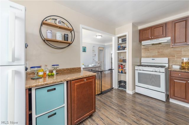 9109 Ansonia Avenue, Brooklyn, OH 44144