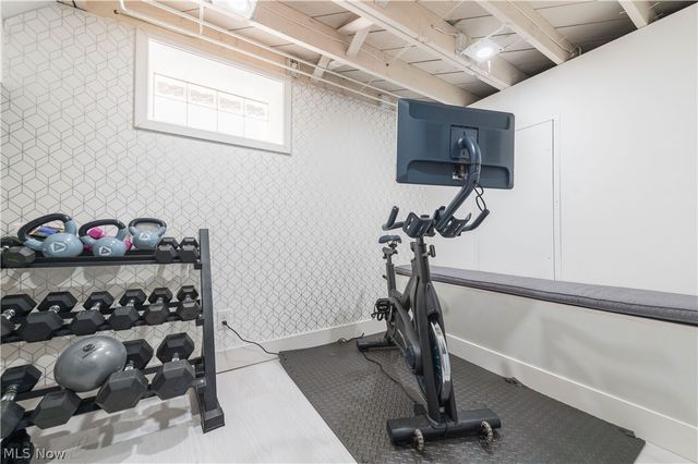 9109 Ansonia Avenue, Brooklyn, OH 44144