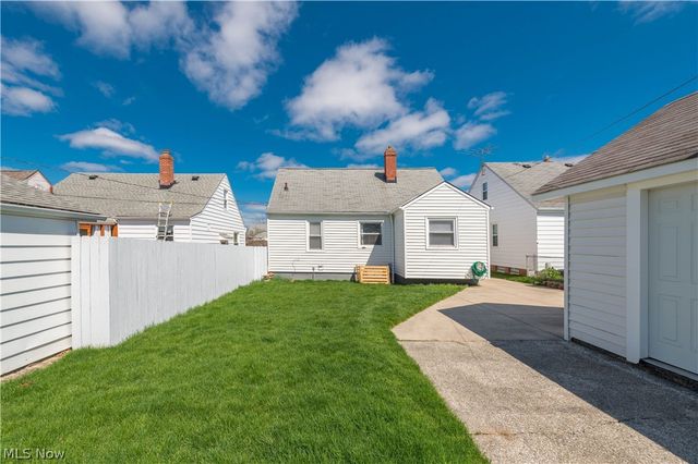 9109 Ansonia Avenue, Brooklyn, OH 44144