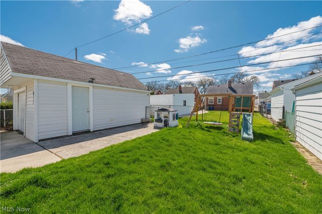 9109 Ansonia Avenue, Brooklyn, OH 44144