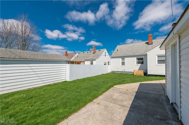 9109 Ansonia Avenue, Brooklyn, OH 44144