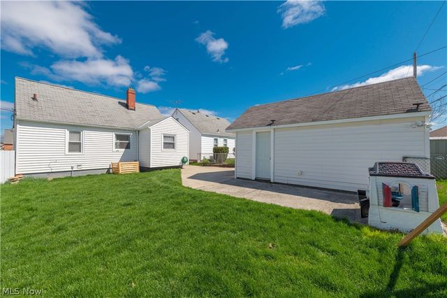 9109 Ansonia Avenue, Brooklyn, OH 44144