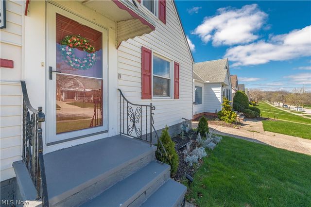 9109 Ansonia Avenue, Brooklyn, OH 44144