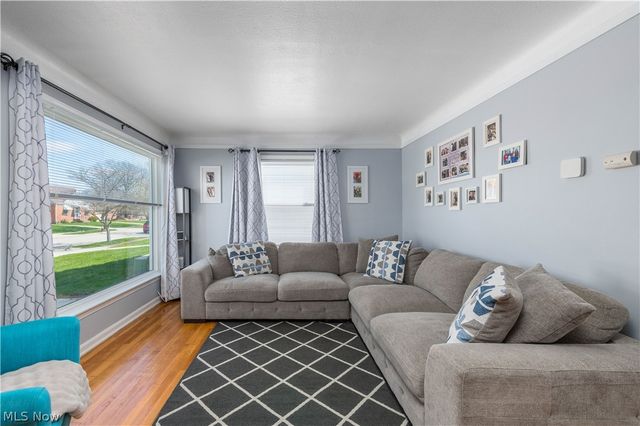 9109 Ansonia Avenue, Brooklyn, OH 44144