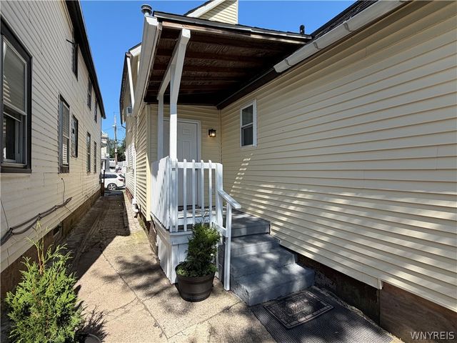 76 Bush Street, Buffalo, NY 14207