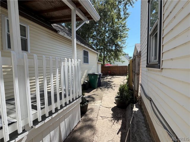 76 Bush Street, Buffalo, NY 14207