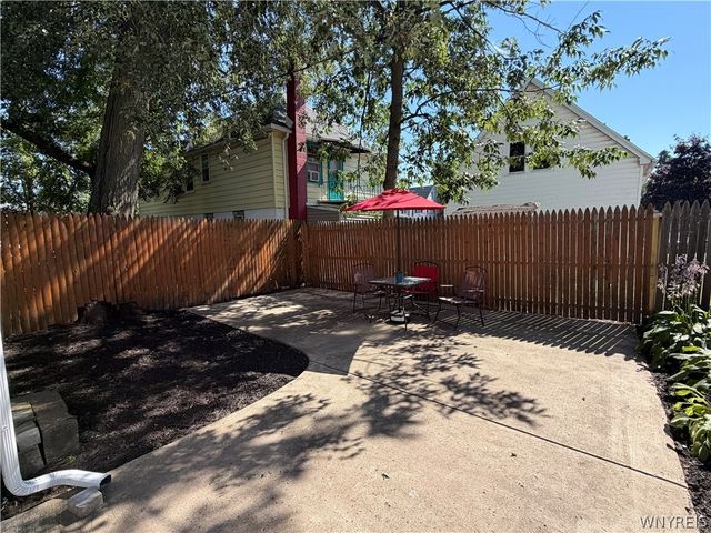 76 Bush Street, Buffalo, NY 14207