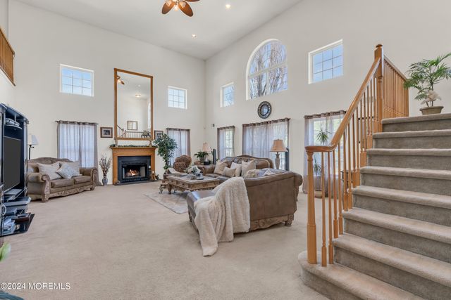 7 Duchess Drive, Monroe, NJ 08831