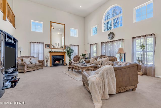 7 Duchess Drive, Monroe, NJ 08831