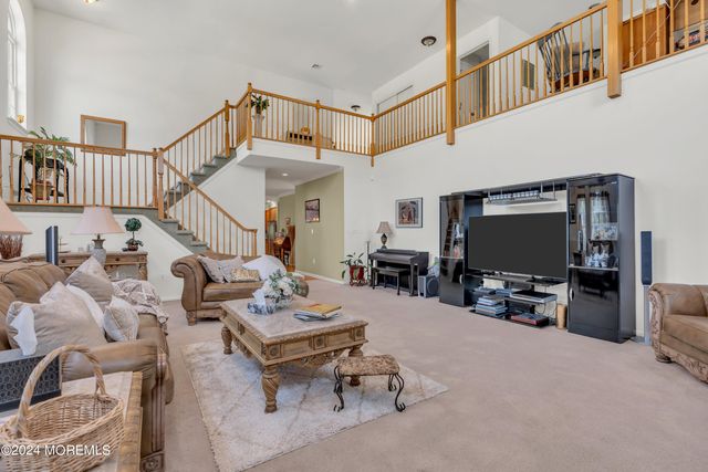 7 Duchess Drive, Monroe, NJ 08831