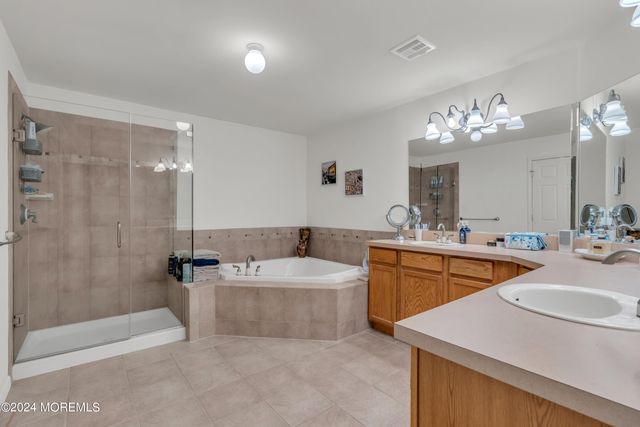 7 Duchess Drive, Monroe, NJ 08831