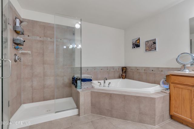 7 Duchess Drive, Monroe, NJ 08831