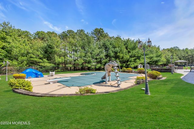 7 Duchess Drive, Monroe, NJ 08831