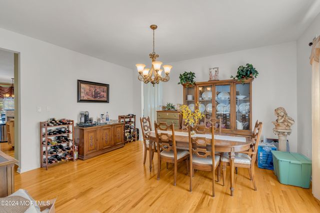 7 Duchess Drive, Monroe, NJ 08831
