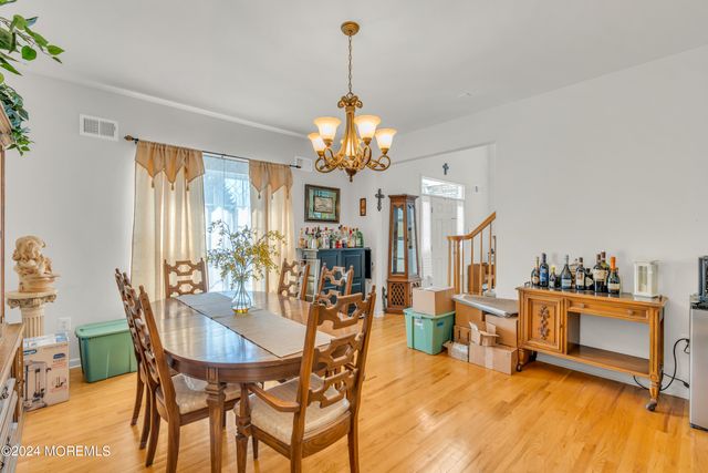 7 Duchess Drive, Monroe, NJ 08831