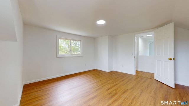 52 Glen Haven Road, New Haven, CT 06513