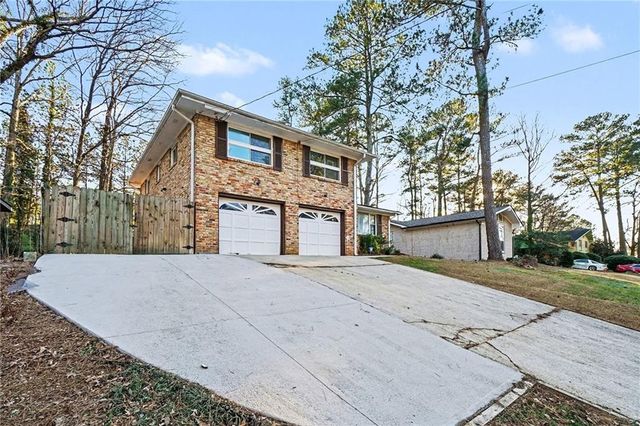 2494 Glenrock Drive, Decatur, GA 30032