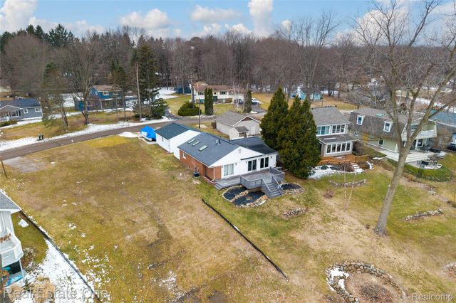 10428 King Road, Springfield Charter Township, MI 48350