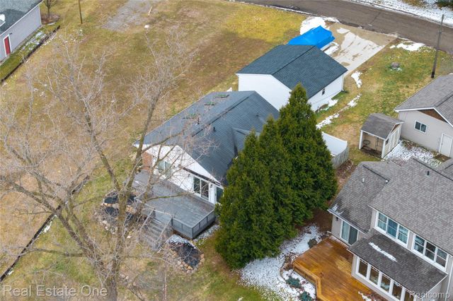 10428 King Road, Springfield Charter Township, MI 48350