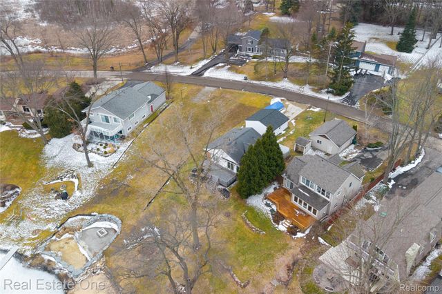 10428 King Road, Springfield Charter Township, MI 48350