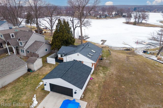 10428 King Road, Springfield Charter Township, MI 48350