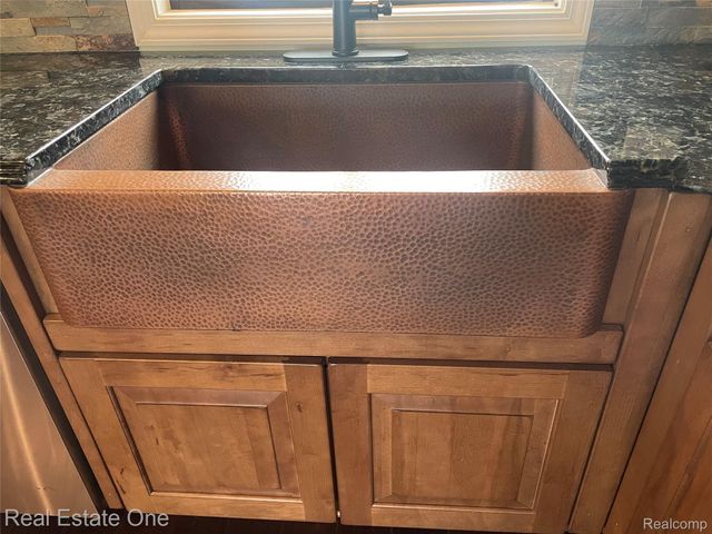 10428 King Road, Springfield Charter Township, MI 48350