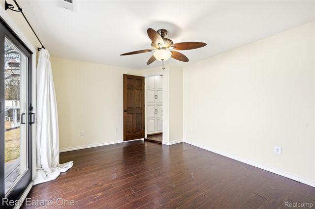 10428 King Road, Springfield Charter Township, MI 48350