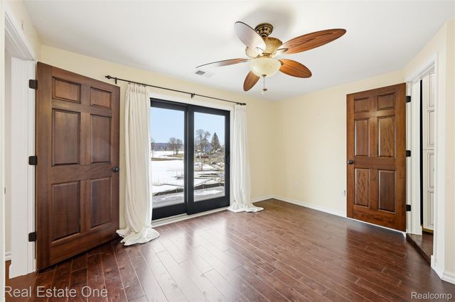 10428 King Road, Springfield Charter Township, MI 48350