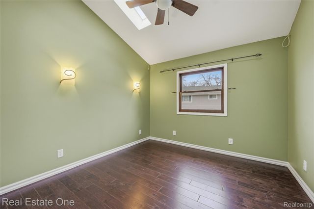 10428 King Road, Springfield Charter Township, MI 48350