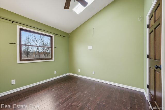 10428 King Road, Springfield Charter Township, MI 48350