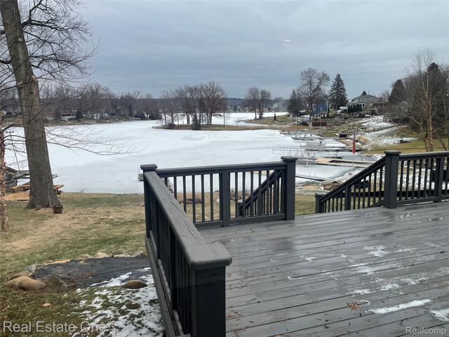 10428 King Road, Springfield Charter Township, MI 48350